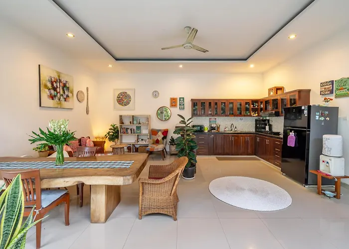 Habitación en casa particular Tranquil Near Berawa Beach-shared Pool & Kitchen *