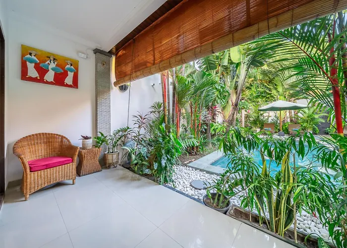 Tranquil Near Berawa Beach-shared Pool & Kitchen Habitación en casa particular *